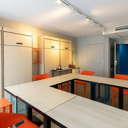 Ibis Budget Viaduc Hotel 3*