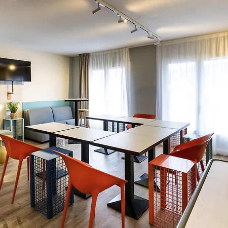 Ibis Budget Viaduc فندق مييو