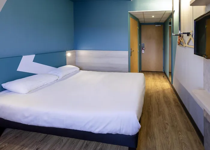 Ibis Budget Viaduc Отель 3*