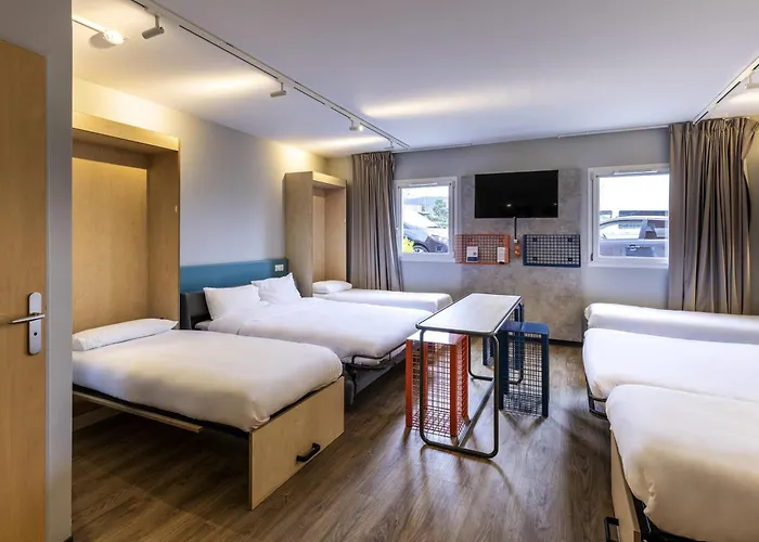 Отель Ibis Budget Viaduc